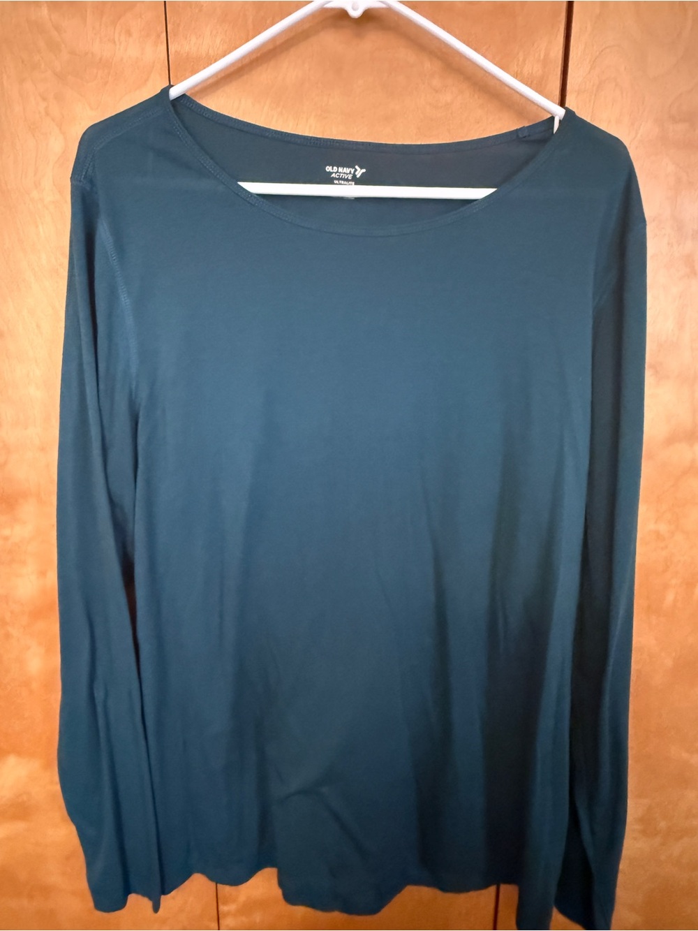 Old Navy Women’s Long-Sleeve Active Ultra Lite Crewneck Top - Teal Size XL